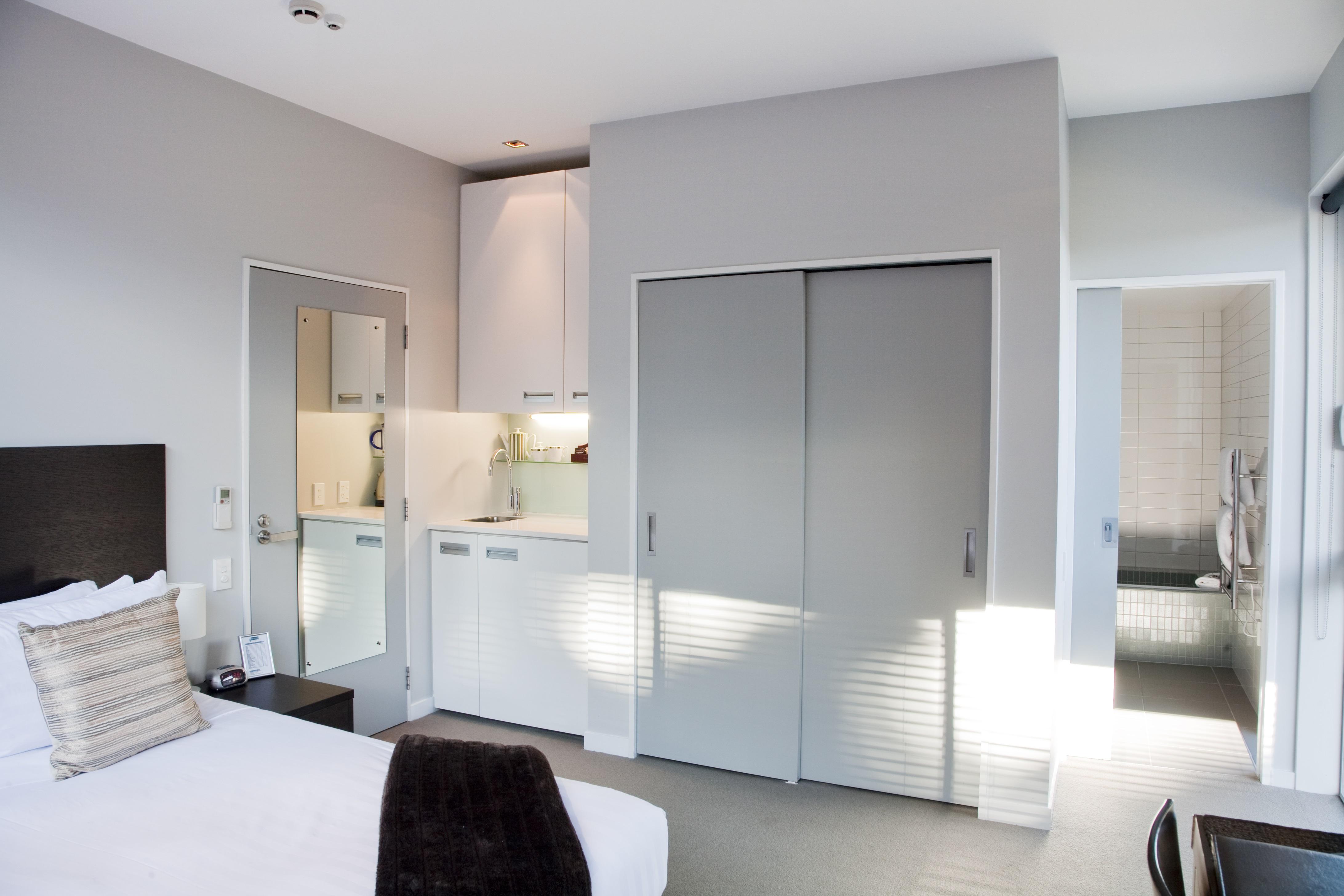 Swiss-Belsuites Pounamu Queenstown Exterior foto Sliding doors