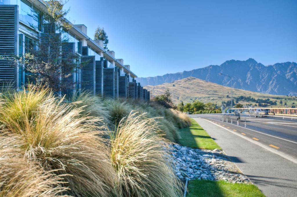 Swiss-Belsuites Pounamu Queenstown Zimmer foto View of the Southern Alps from the Innovation Hub