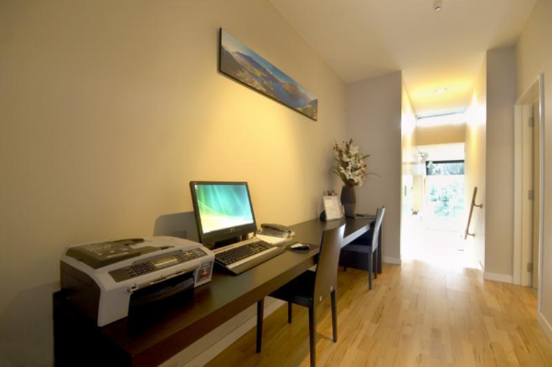Swiss-Belsuites Pounamu Queenstown Exterior foto A typical study room