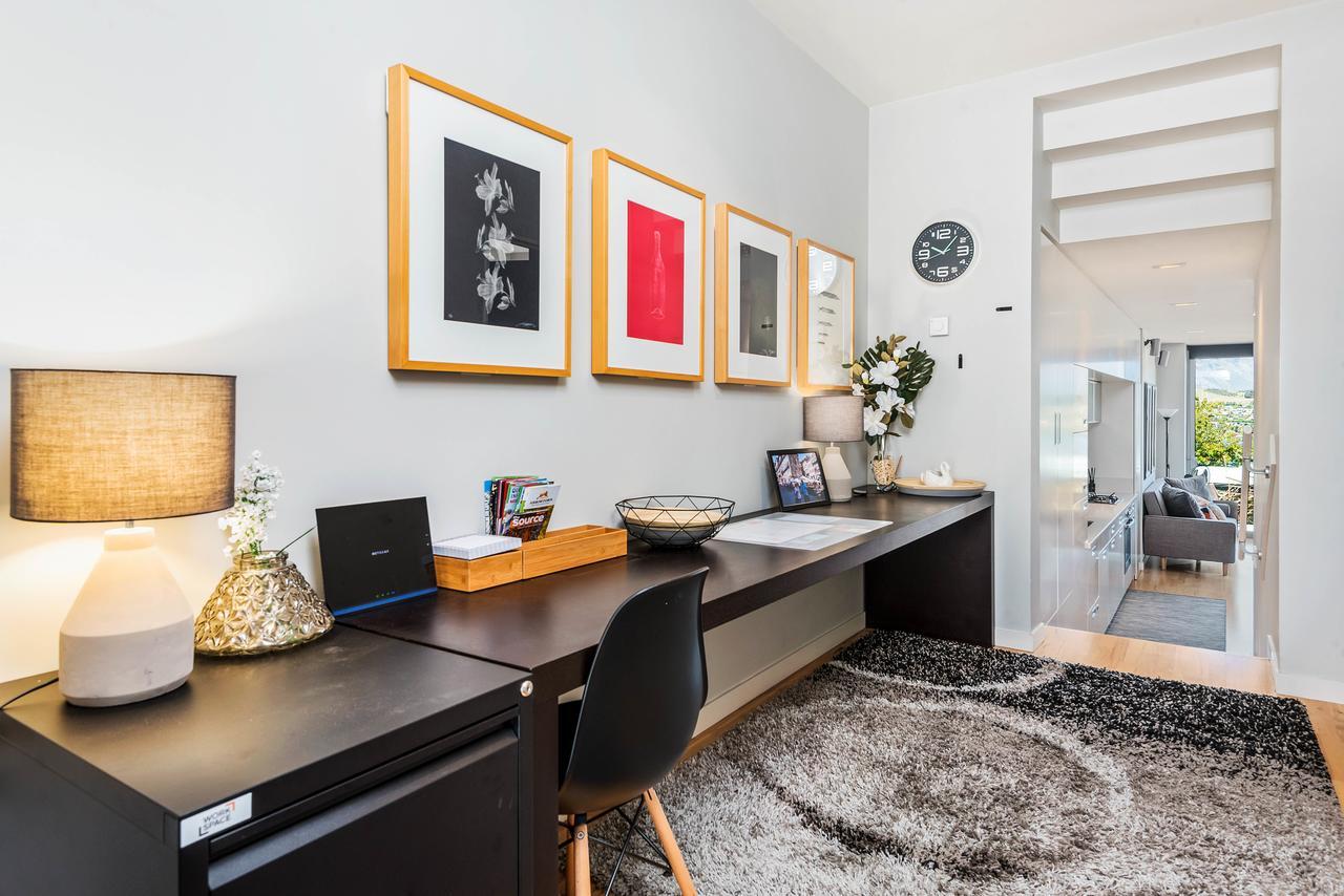 Swiss-Belsuites Pounamu Queenstown Exterior foto A home office