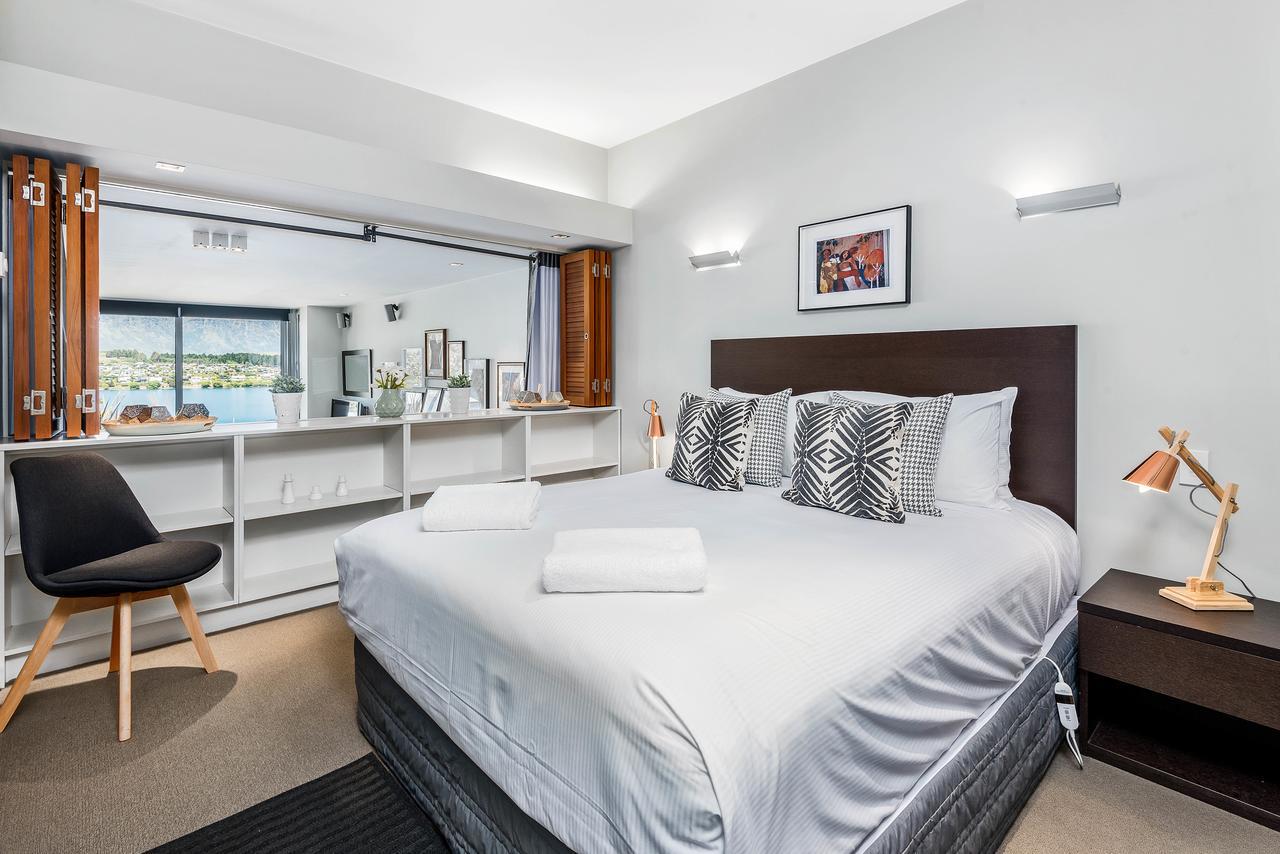 Swiss-Belsuites Pounamu Queenstown Exterior foto A bedroom at the hotel
