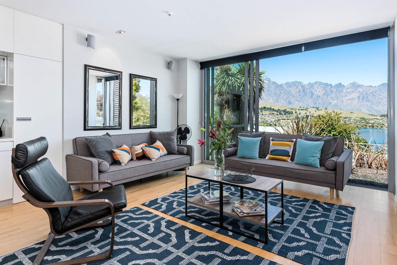 Swiss-Belsuites Pounamu Queenstown Exterior foto A staged living room
