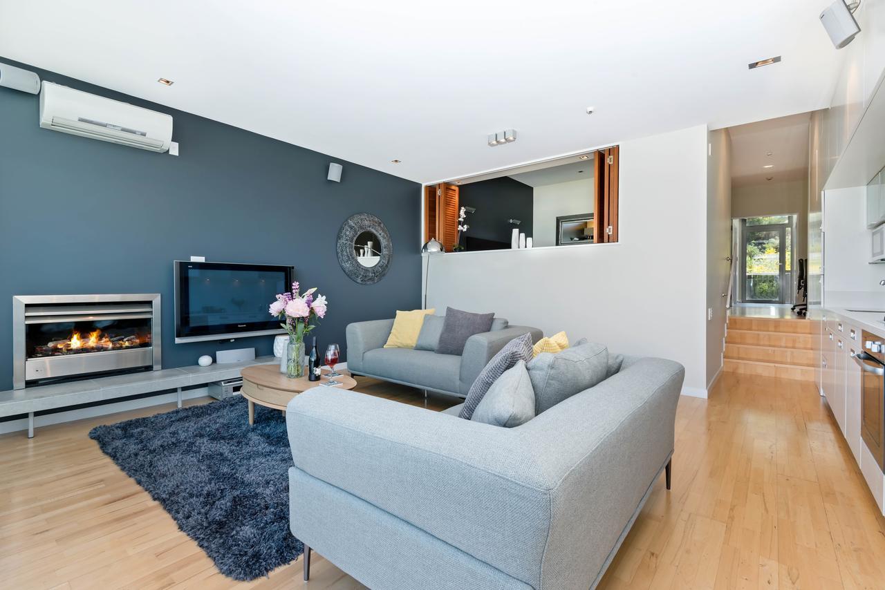 Swiss-Belsuites Pounamu Queenstown Exterior foto A living room in a house