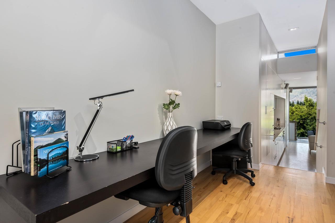 Swiss-Belsuites Pounamu Queenstown Exterior foto Office